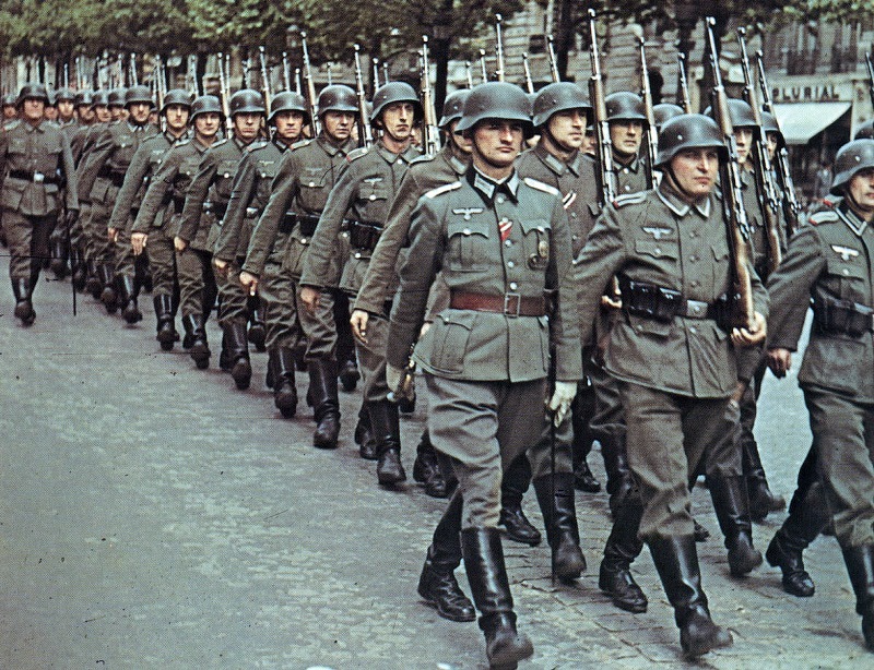 A column of German forces in Paris